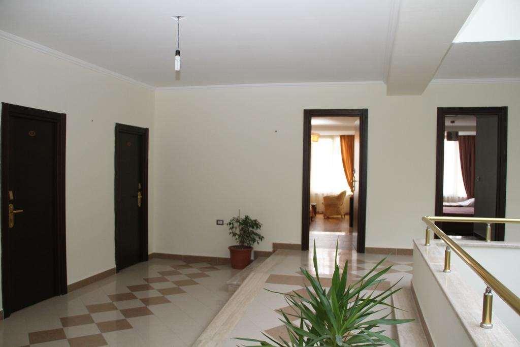 Hotel Leonardo Shkallnur Comodidades foto